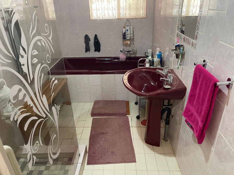 3 Bedroom Property for Sale in Naudeville Free State